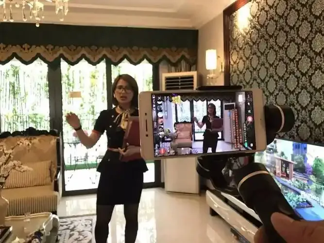 水仙直播用户评价头像展示图